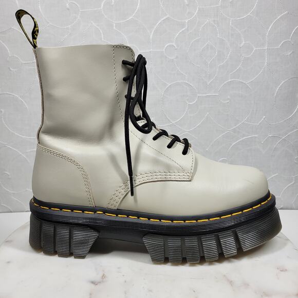 thumbnail image 2 of DR. MARTENS WOMENS AUDRICK 8 EYE LEATHER PLATFORM LACE‎ UP COMBAT BOOTS 7 BLACK 2 of 12